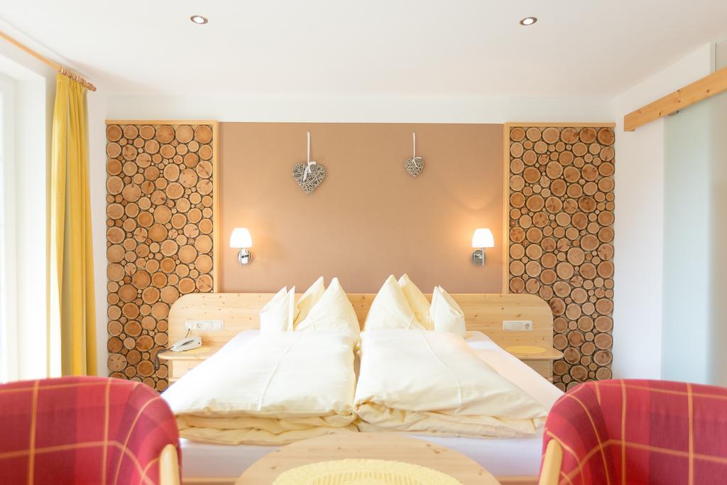 Hotel Garni Gruenmoos Sankt Jakob in Defereggen Oda fotoğraf