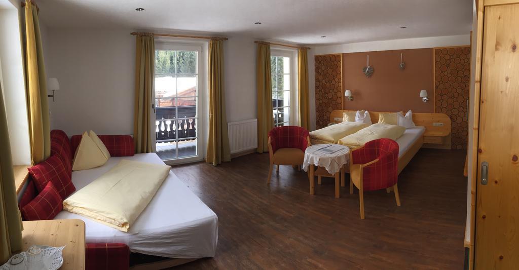 Hotel Garni Gruenmoos Sankt Jakob in Defereggen Dış mekan fotoğraf