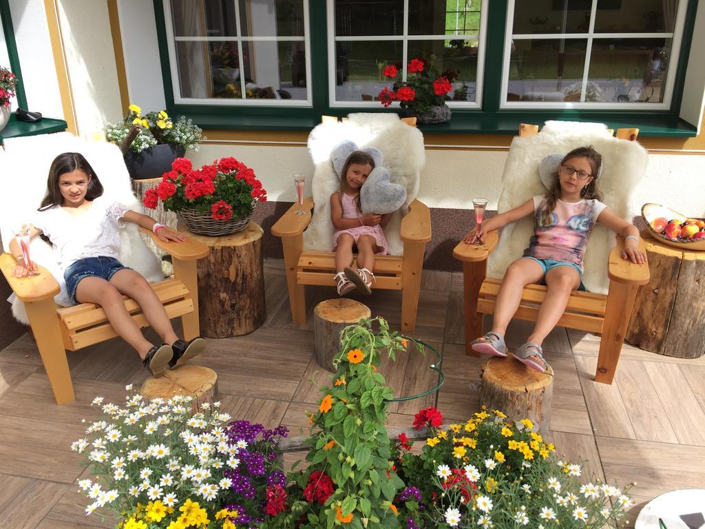 Hotel Garni Gruenmoos Sankt Jakob in Defereggen Dış mekan fotoğraf