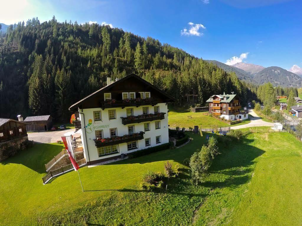 Hotel Garni Gruenmoos Sankt Jakob in Defereggen Dış mekan fotoğraf